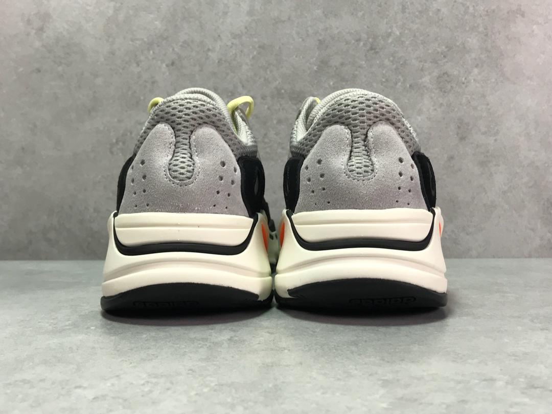 700 V2 “CLASSIC“ - whatever on