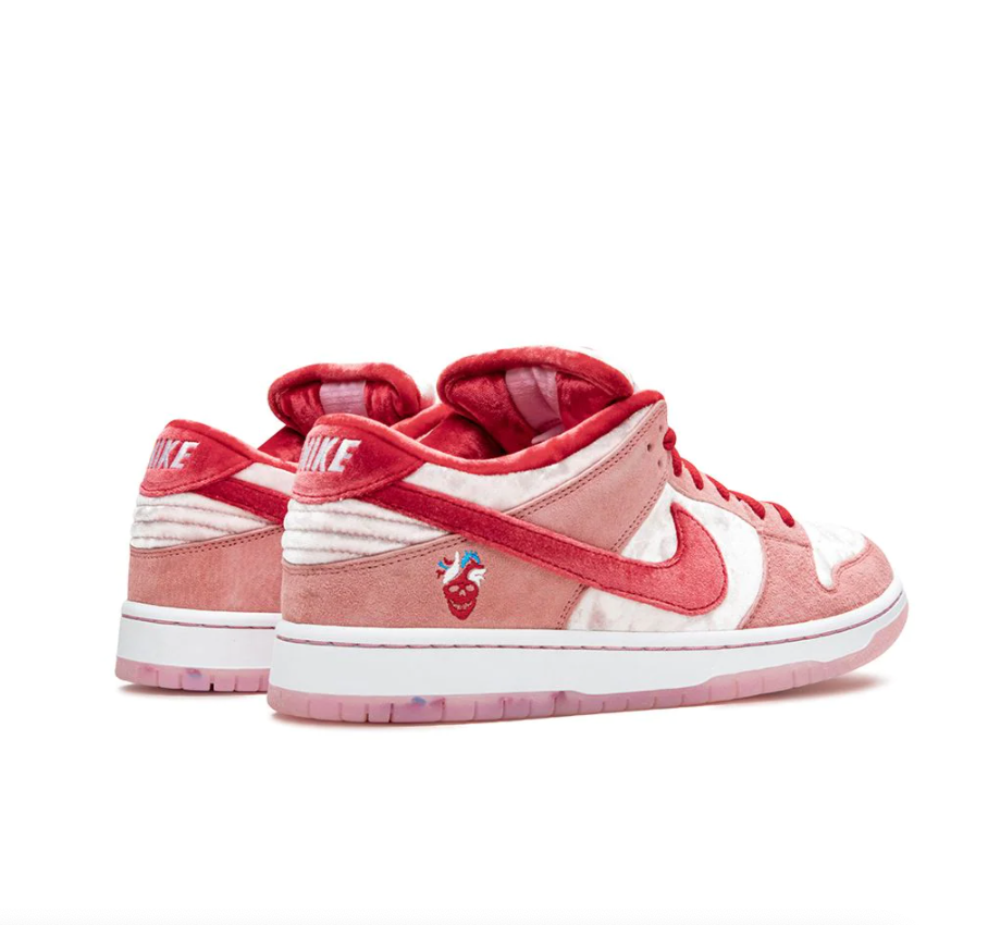 Strawberry Dunk low